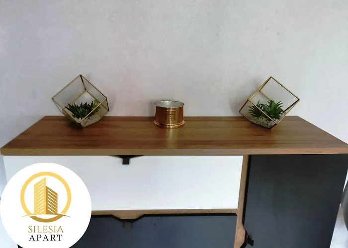 Lancelot Apartment *